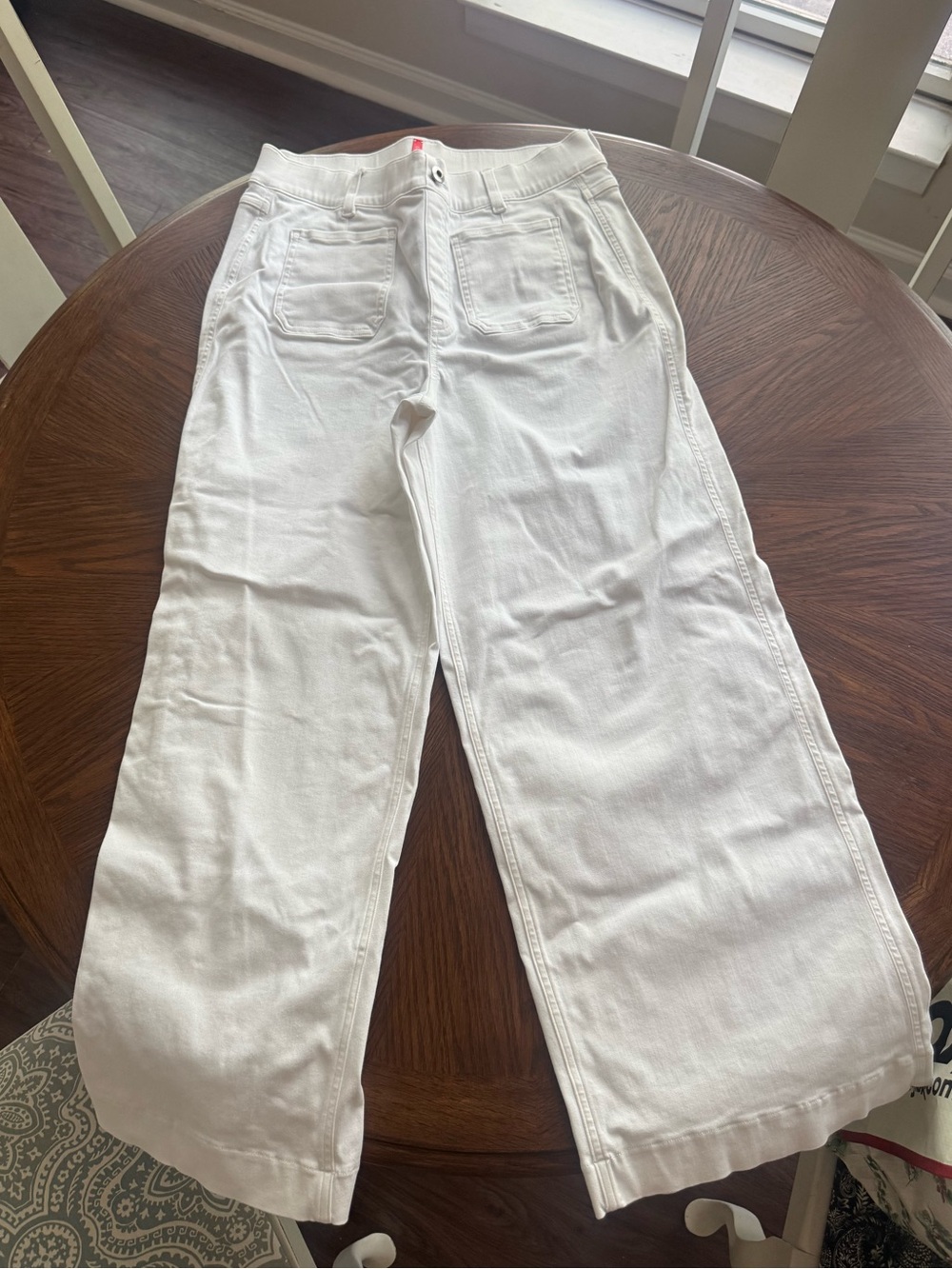 SPANX pull on white jeans with silver button Never Worn